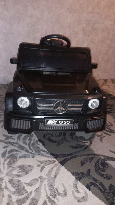 Продам машинку на пульте управления.