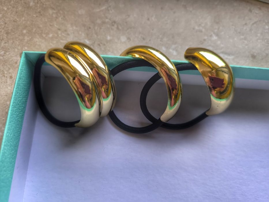 Сатенени ефирни шалове, красиви ластици-гривни за коса