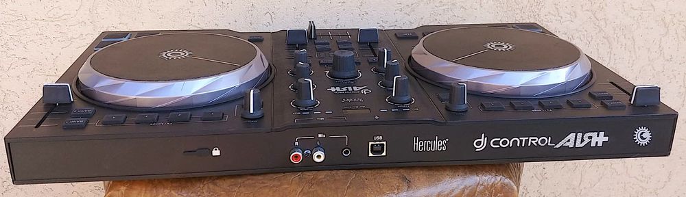 Hercules DJ Control AIR+ vândută