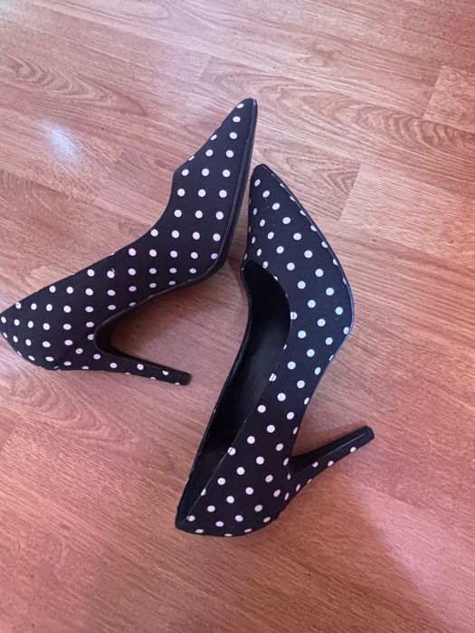 Черни Токчета на точки 38 номер