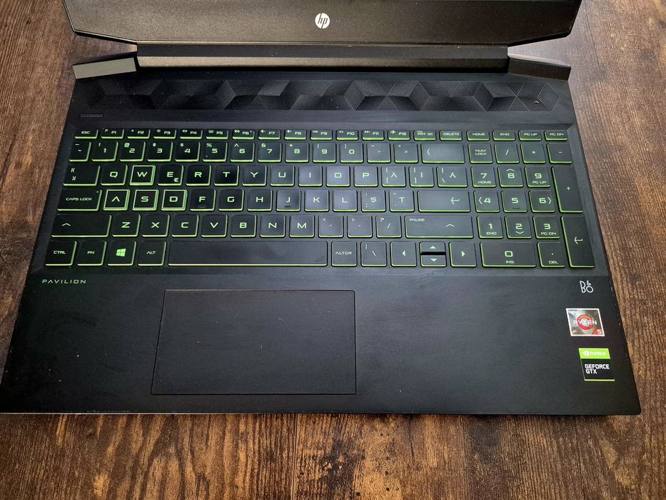 HP Pavilion Gaming 15 (Ryzen 5 / GTX 1650 / 8GB RAM / FHD)