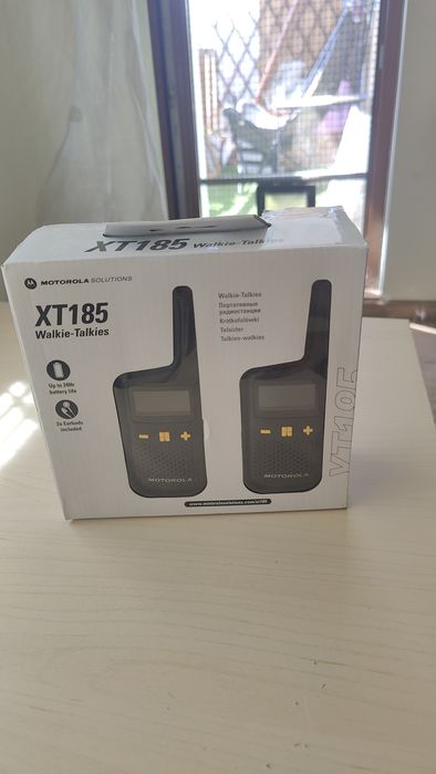 Set 2 statii radio portabile business PMR Motorola XT185