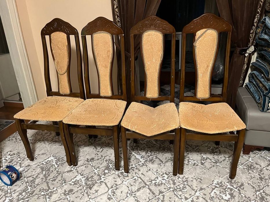 Продаю стулья деревяные