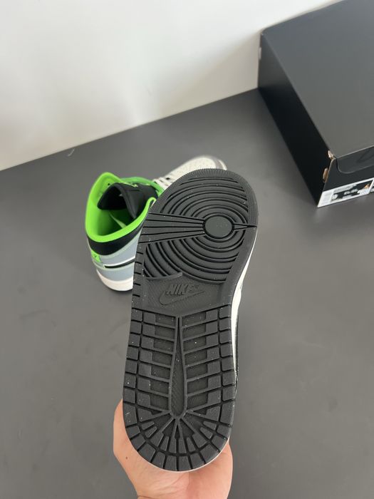Air Jordan 1 Mid SE "Iron Grey / Green" - Noi în Cutie - Mărimea 42.5