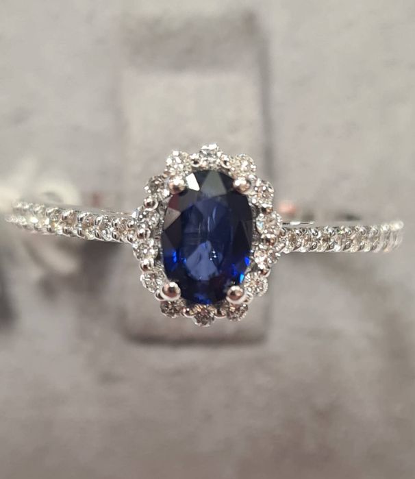 Inel din aur alb de 14k, cu safir natural si diamante naturale, IAU806