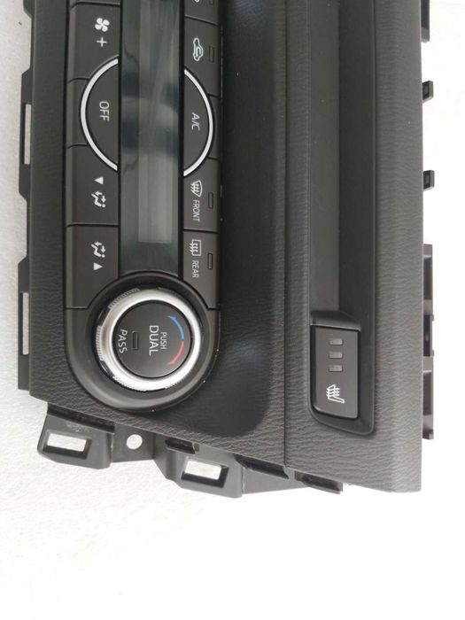 Климаторник панел Mazda 3 2018