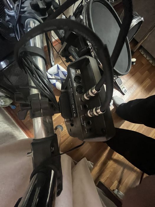 Электронные барабаны Alesis Surge Mesh Kit