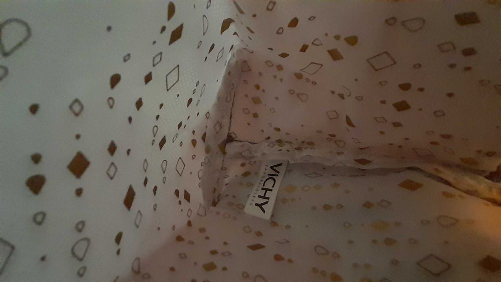 Несесер Виши Vichy