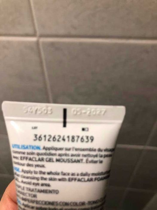 тониран крем за кожа с несъвършенства на Ла Рош Посе