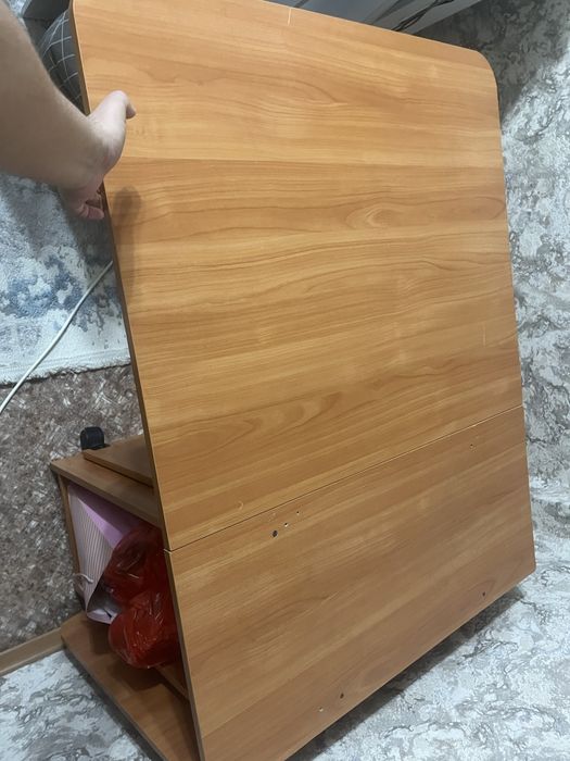 Продает Стол(Книжка) б/у