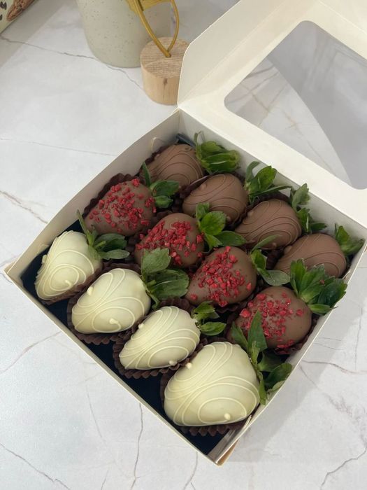 Клубника в шоколаде Астана