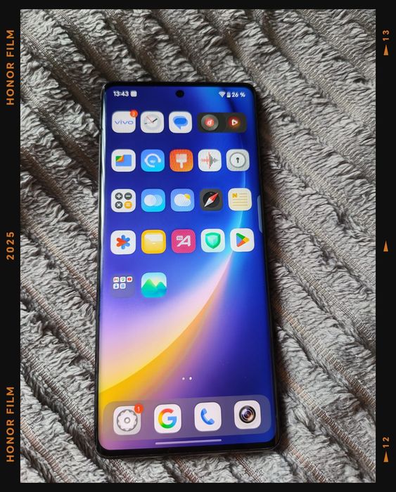 Срочно продам телефон vivo v30e