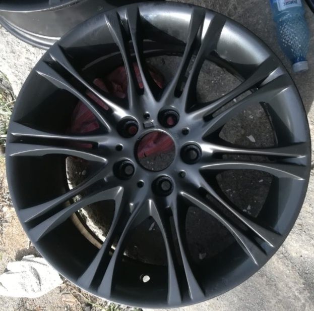 Sablare si vopsire in camp electrostatic