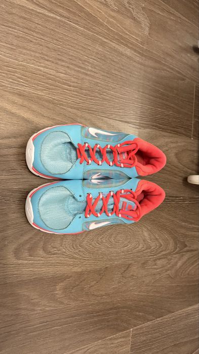 Маратонки Nike 42 Размер