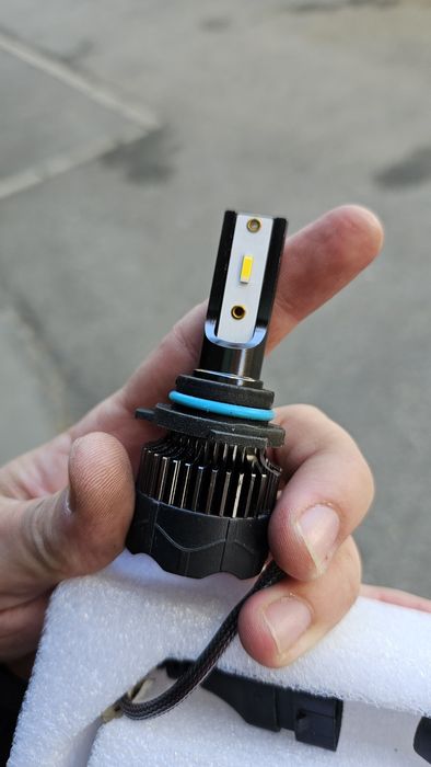 Vand becuri led 4300k HB4