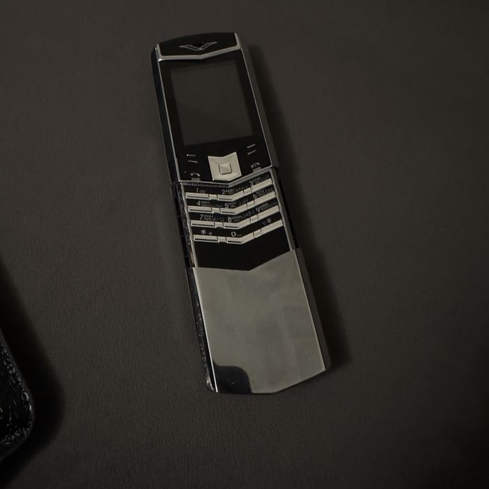 Непрослушиваемый телефон Vertu
