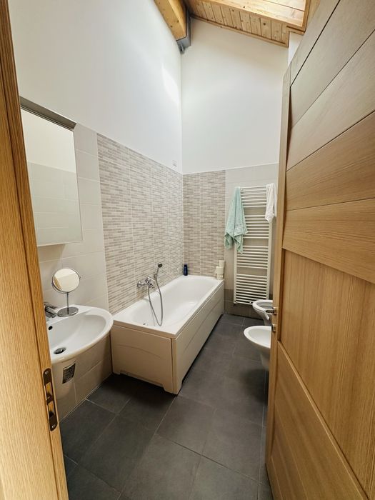 Inchiriez apartament 3 camere Dumbravita