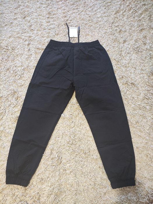 Pantaloni Bershka nailon