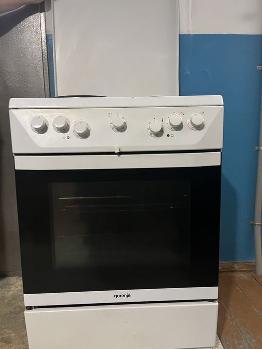 Продам электрическую плиту