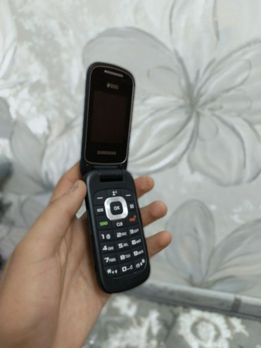 Samsung gusto bn nokia knopkali telefonlar