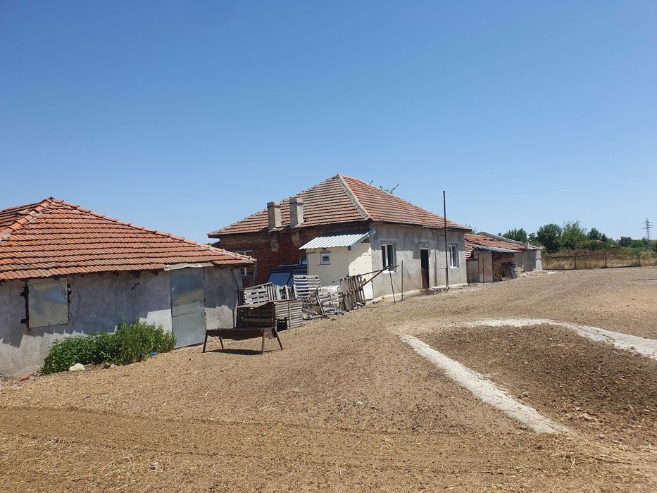 Продава се Промишлена сграда в с. Караджалово, Област Пловдив - 2522 кв.м за 20 €/кв.м - Снимка #2