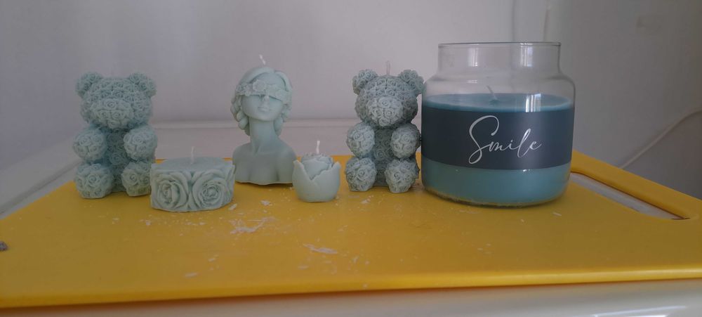 Lumanari parfumate diferite culor si modele.