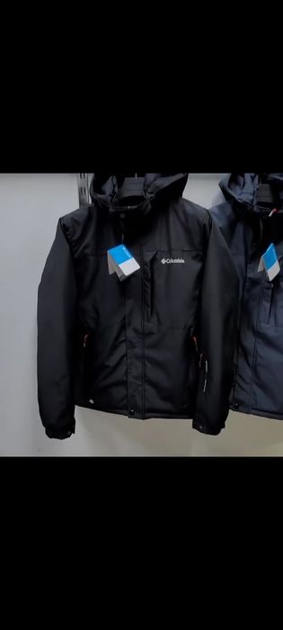 Продам мужскую куртку на весну новая