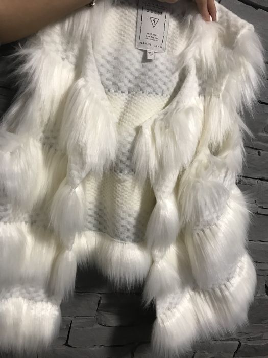 Пухен елек Guess