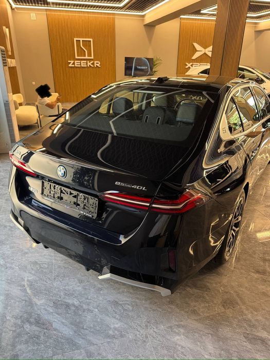 BMW i5 eDrive 40L