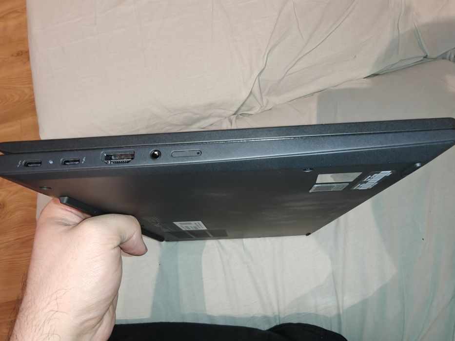 Lenovo Thinkpad T14S > Core Ultra 5 | 32 RAM | 512 SSD