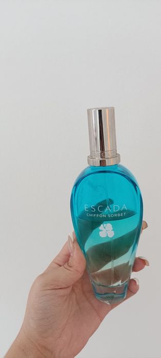 Продам парфюм женский