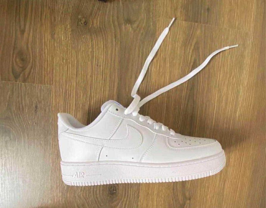 Adidasi Nike AirForce 1 Universali