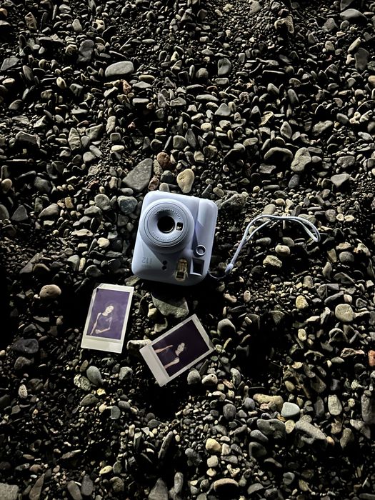 голубая камера instax mini 12