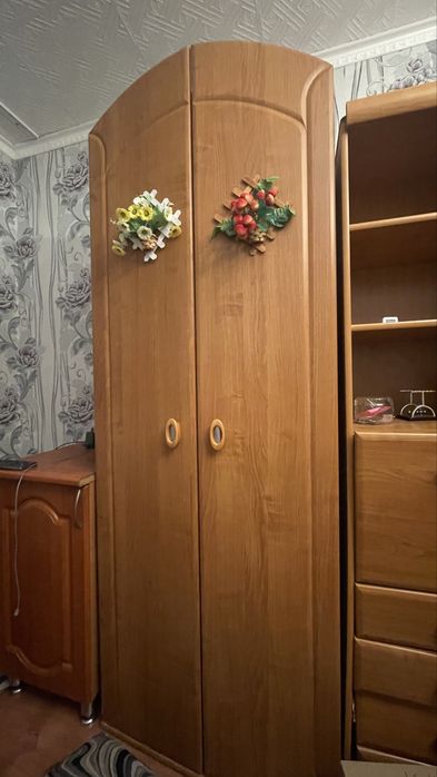 Продаю Шкаф Стенка