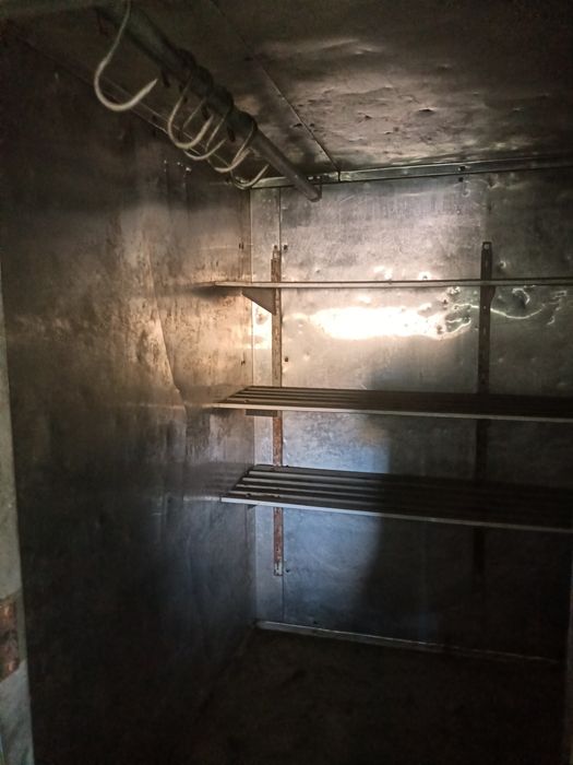 Промышленный холодильник .