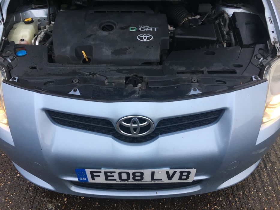 Тойота Аурис На части