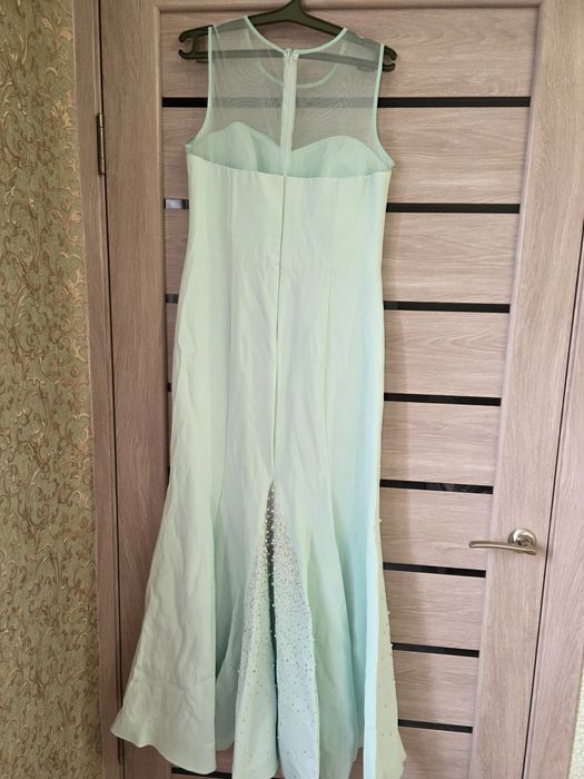 Продам платье очень красивое