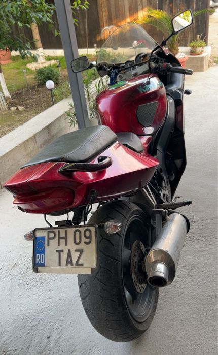 Kawasaki ZX750P Ninja Custom – Sportivă, aspect agresiv