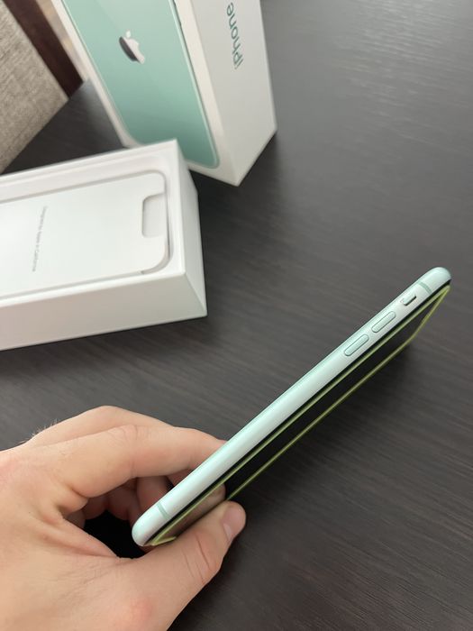 Vand Iphone 11 ca nou!