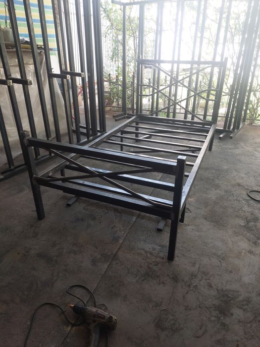 Кровать металическая