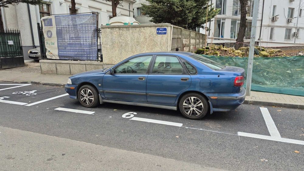 Vand auto VOLVO S40 stare de functionare ,  fabr.1998, anvelope noi