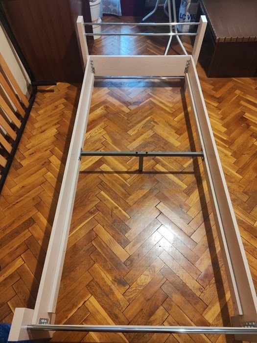 Продавам латексов матрак 190х90  + легло + подматрачна рамка