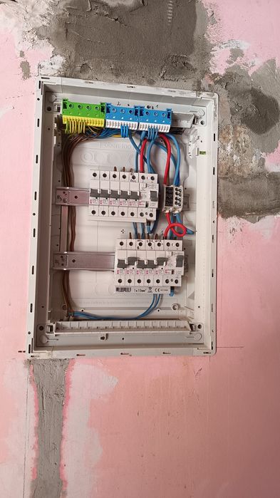 Electrician autorizat