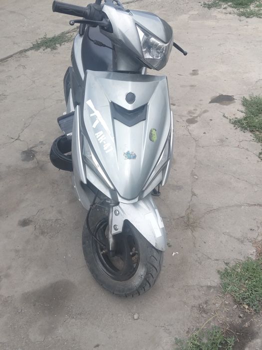Продам скутер 80 кубов