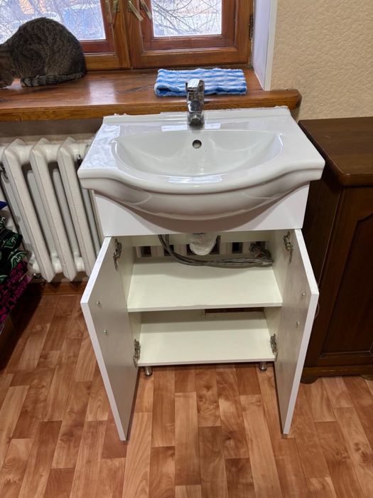 Раковина с тумбой