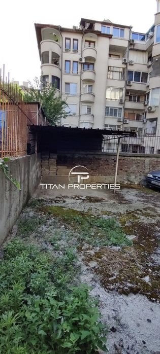 Гараж в тухлена сграда, ж.к Възраждане