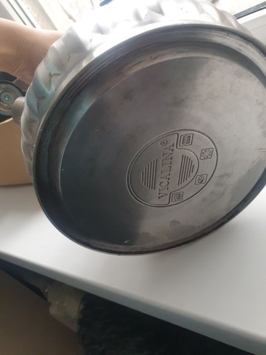 Продаю чайник 2,5 литра объём