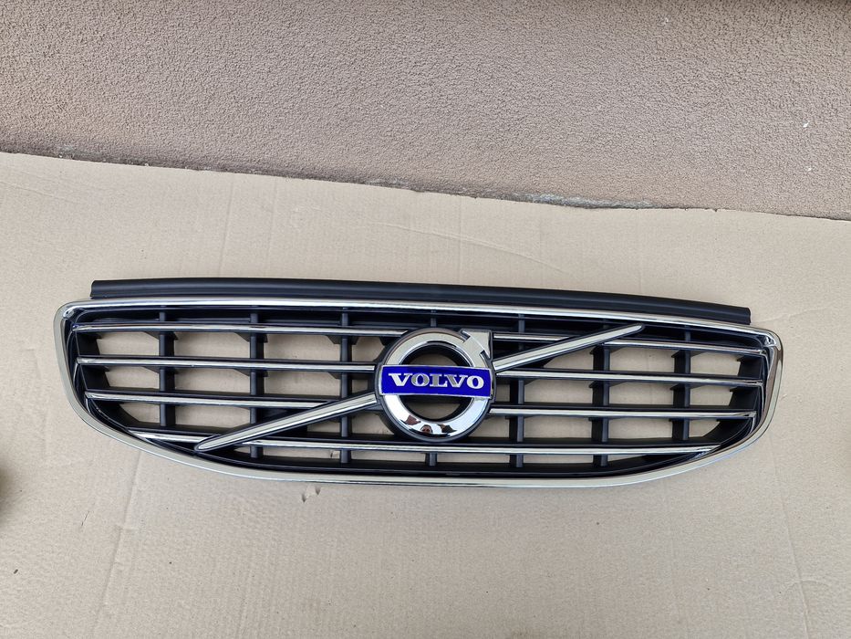 Grila centrala Volvo XC60 NOUA 2013-2016