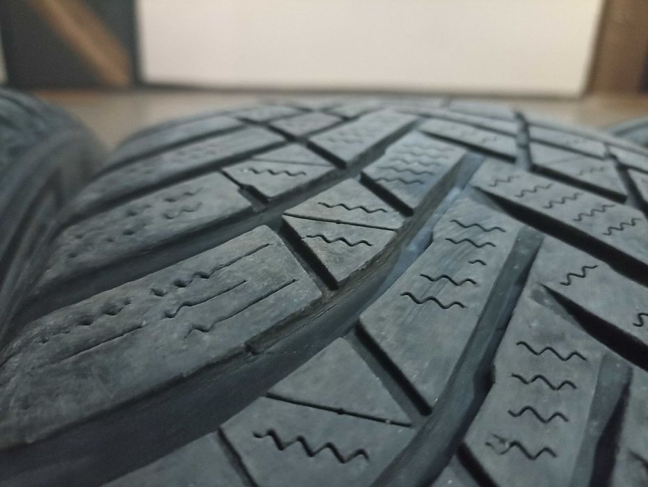 Гуми зимни HANKOOK 205 55 16