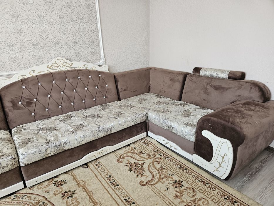 Диван для гостиной